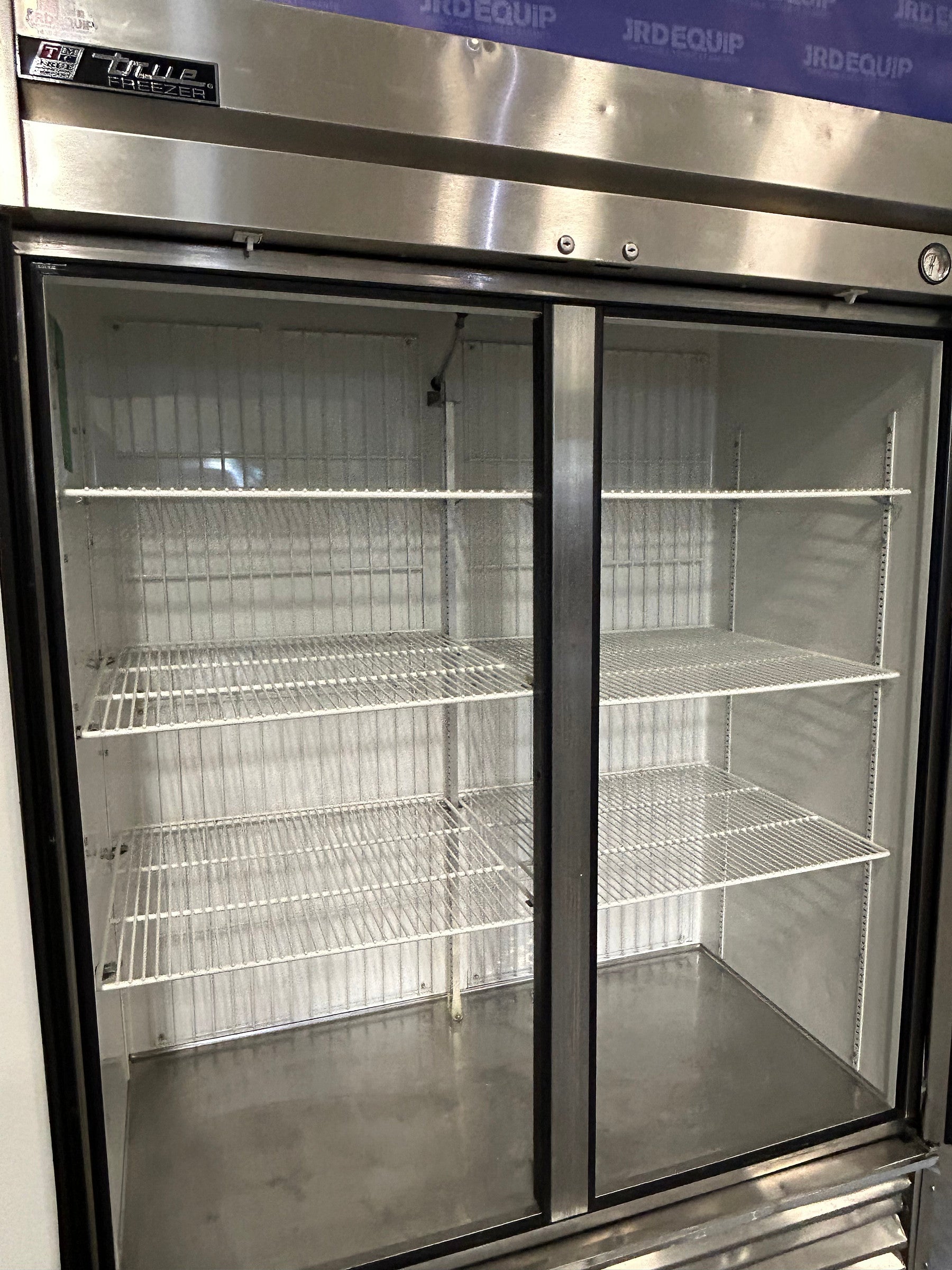 Congélateur Reach 54 pouces True